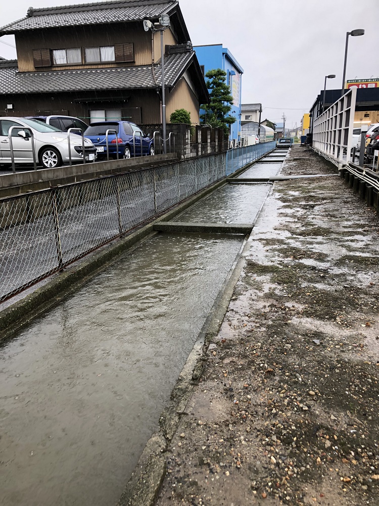 強い雨の日には
