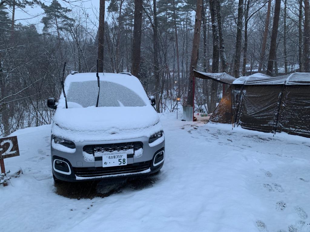 今年初雪中キャンプ！